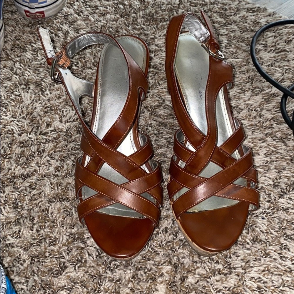 brown wedges